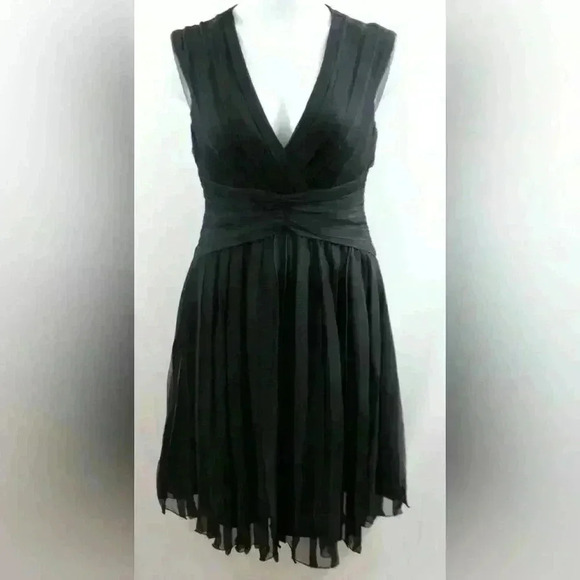 Tadashi Shoji Dresses & Skirts - Tadashi Black Chiffon Silk Pleated Dress V Neck 10 vintage